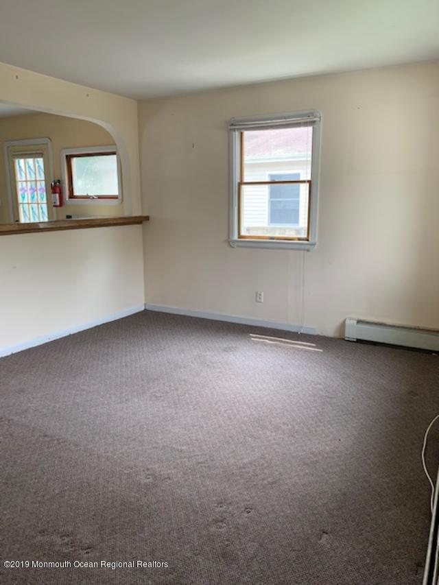 809 Pine Shore Road Toms River, NJ 08753 - Photo 4 of 15 809 pine shore living room