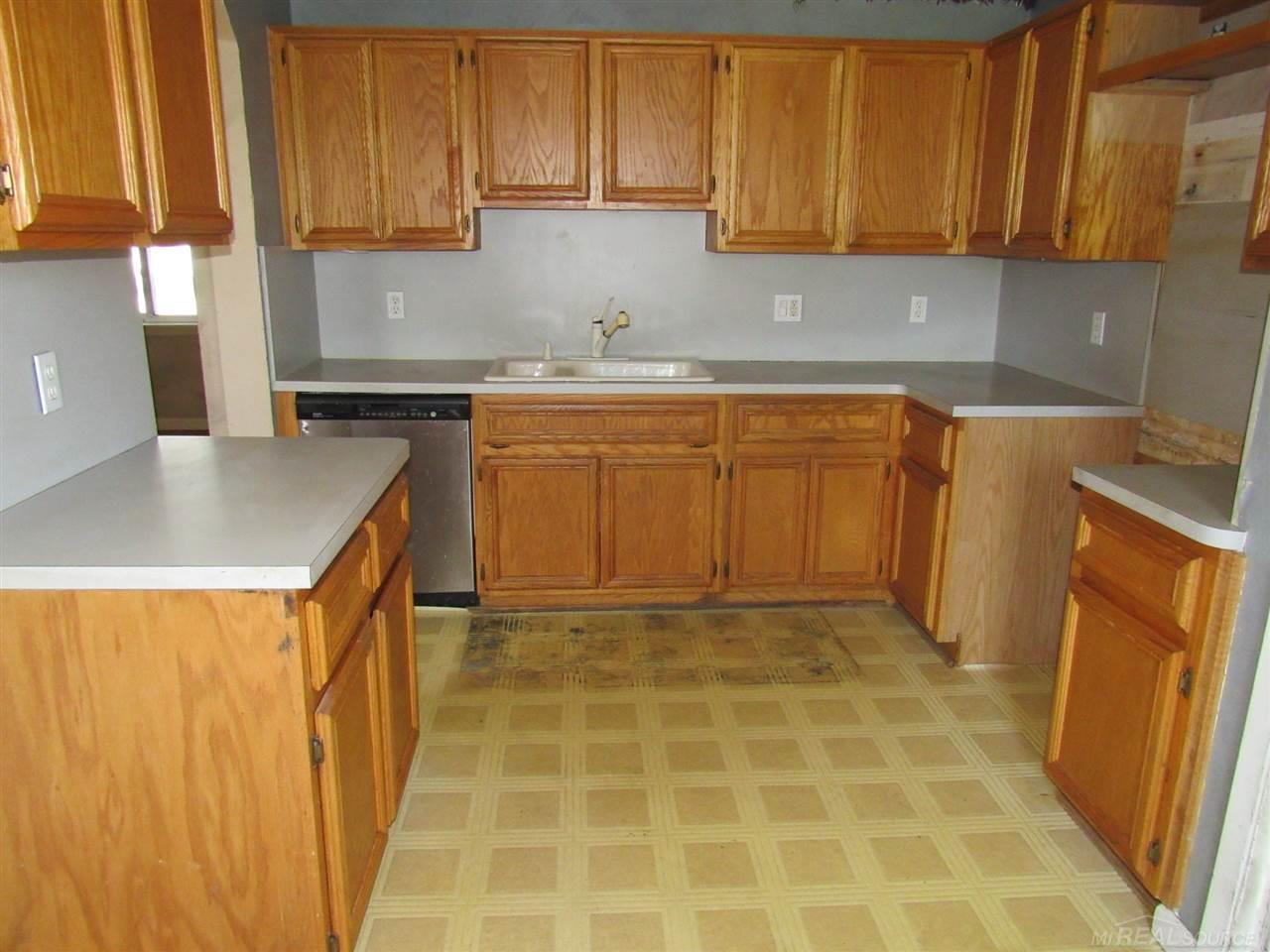 2827 Weaverton Rochester Hills, MI 48307 - Photo 9 of 36
