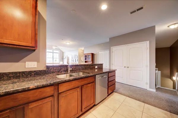 $425,000 | 2591 West Towne Street, Ann Arbor, MI 48103