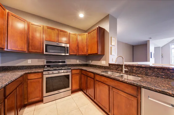 $425,000 | 2591 West Towne Street, Ann Arbor, MI 48103