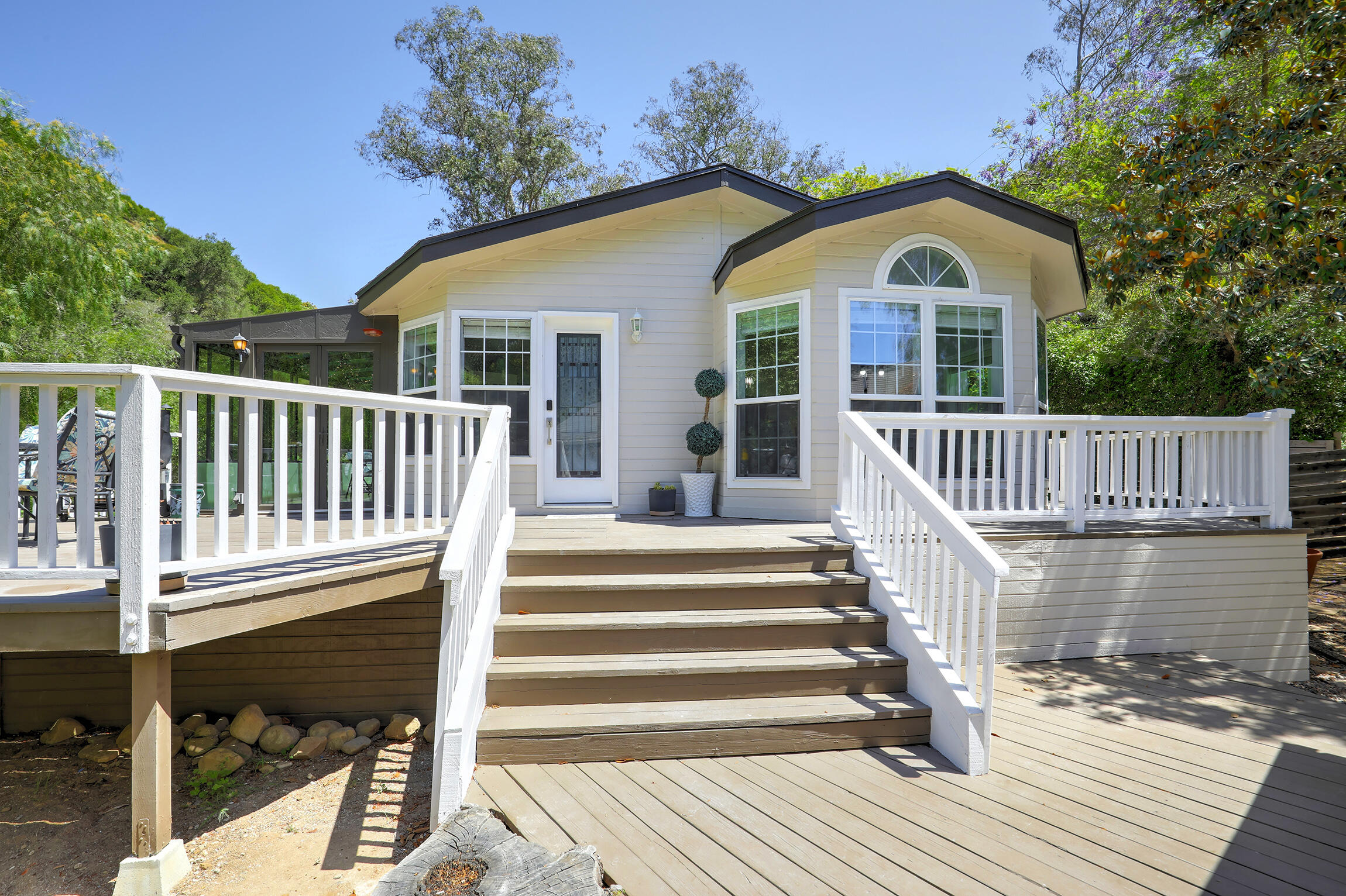1625 Sycamore Canyon Road Santa Barbara, CA 93108 - Photo 3 of 31 Front