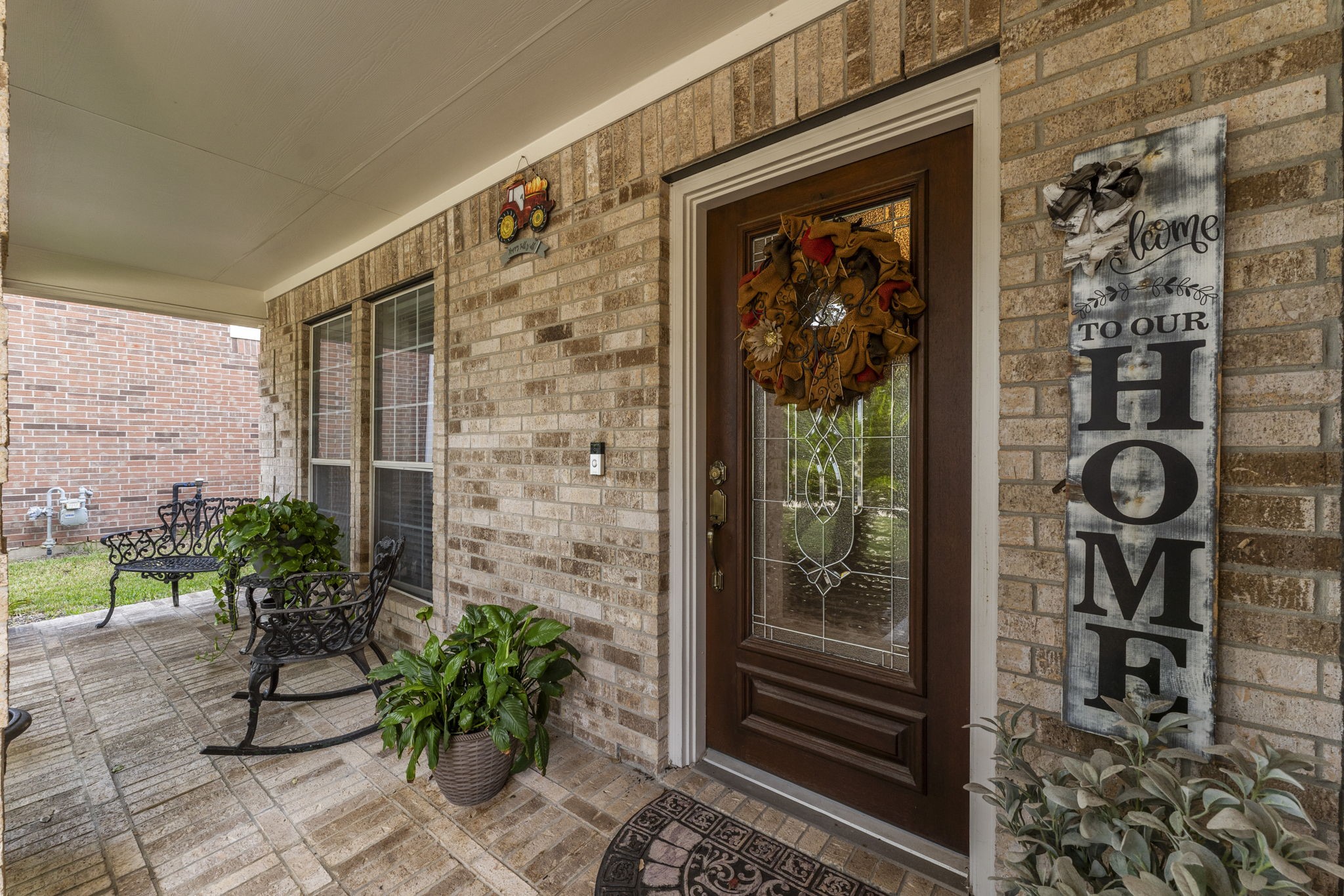 4618 Countrypines Drive Spring, TX 77388 - Photo 4 of 23 Front covered patio