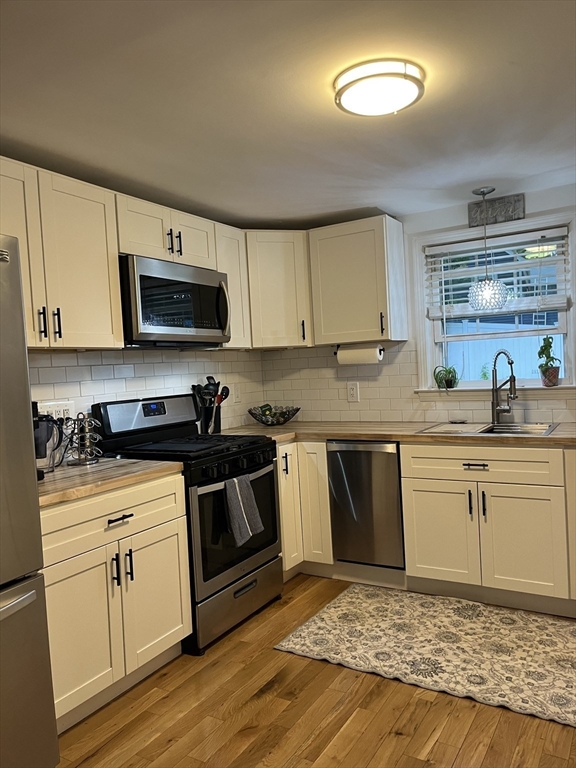 4 Robin Road Billerica, MA 01821 - Photo 12 of 15