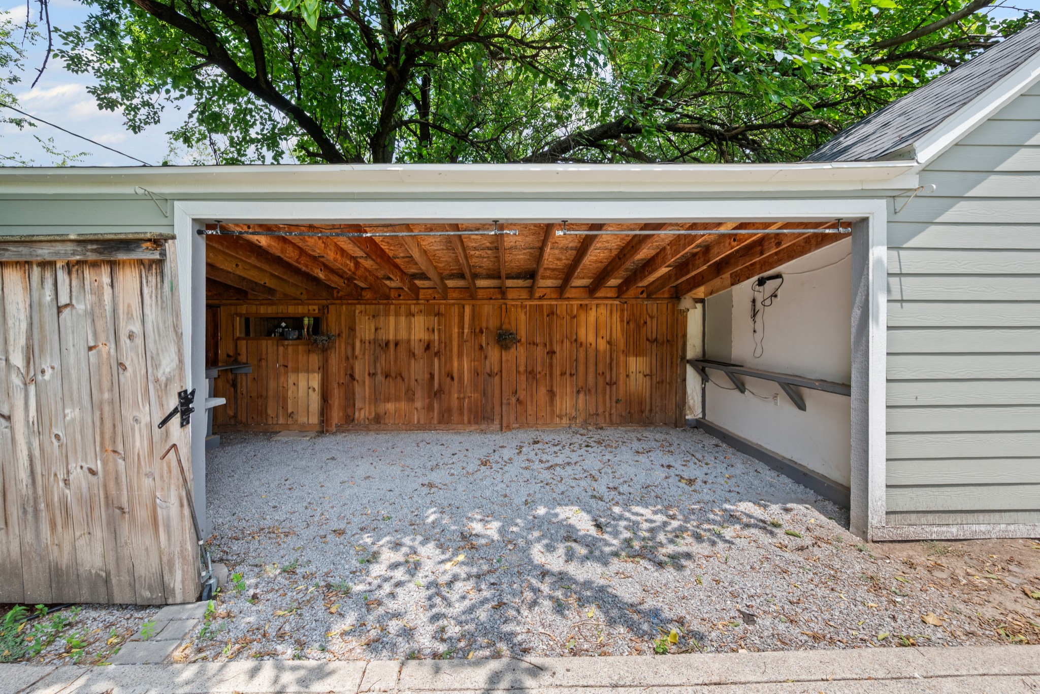 1815 3rd Avenue North Nashville, TN 37208 - Photo 35 of 44 a view of a garage