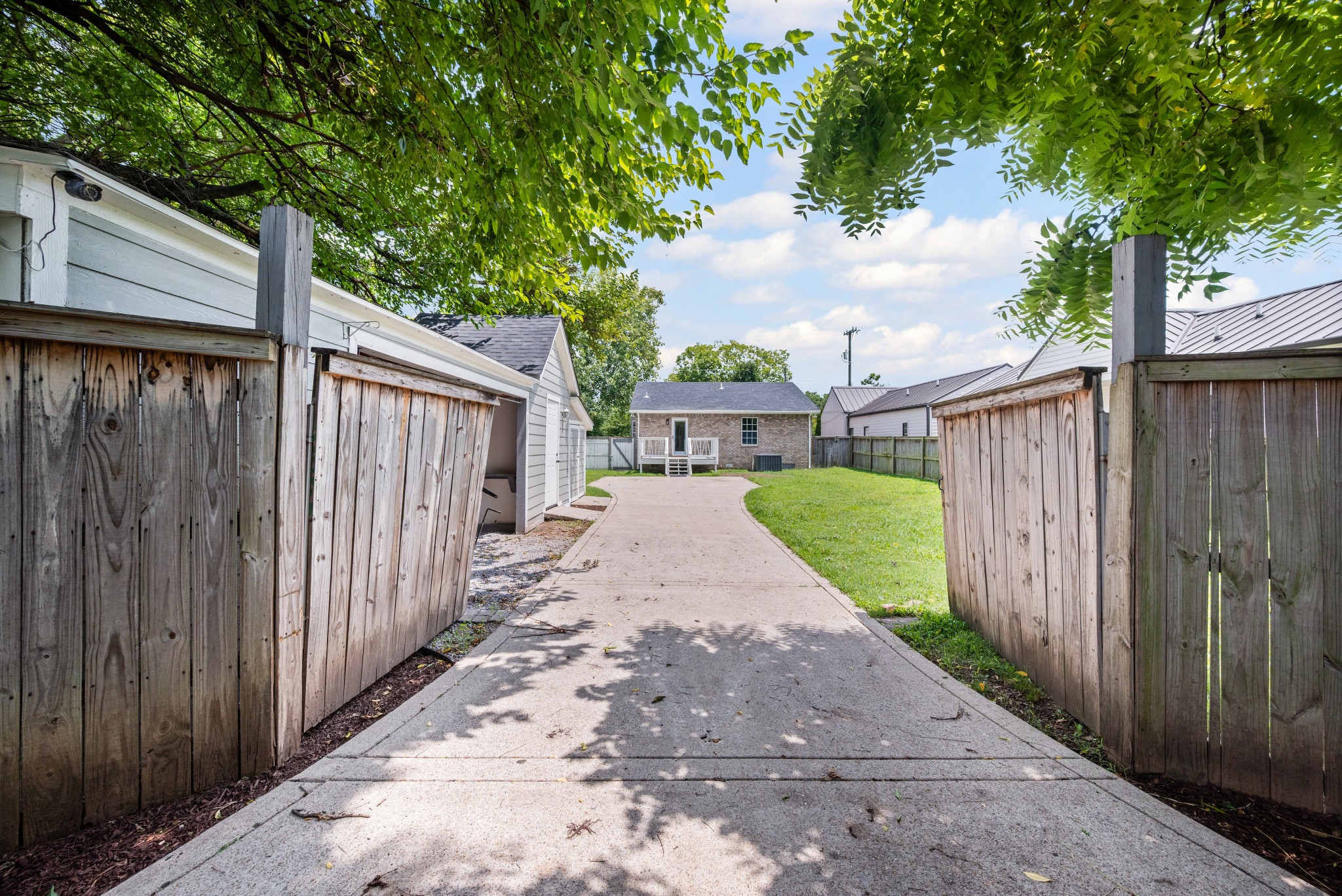 1815 3rd Avenue North Nashville, TN 37208 - Photo 37 of 44 a view of a back yard of the house
