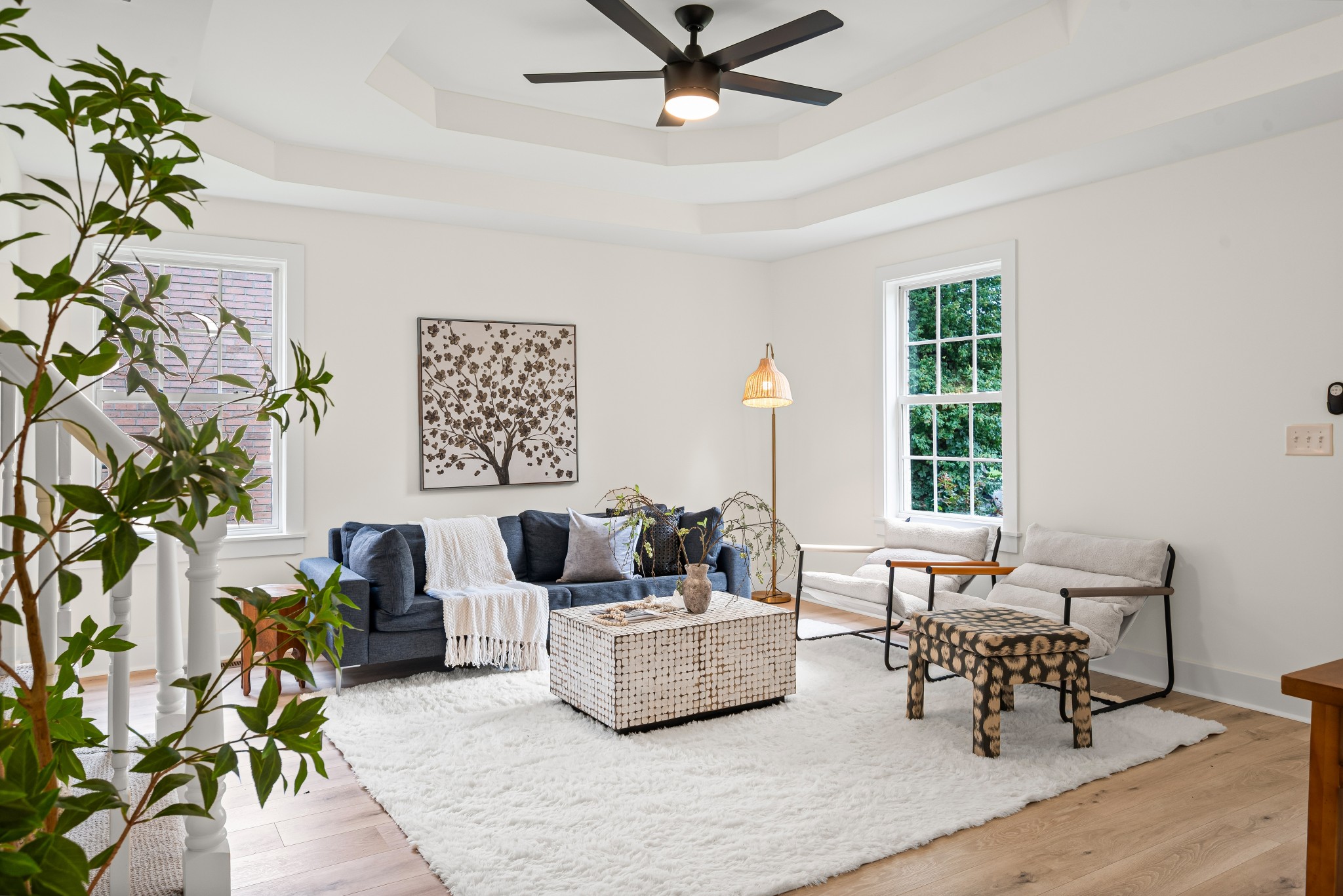 1815 3rd Avenue North Nashville, TN 37208 - Photo 4 of 44 a living room with furniture and a potted plant