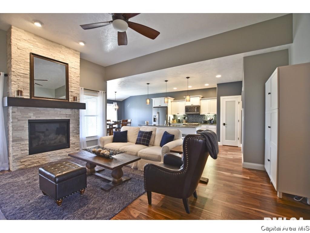 4820 Chestnut Drive Springfield, IL 62711 - Photo 4 of 30 Gallery Image 4