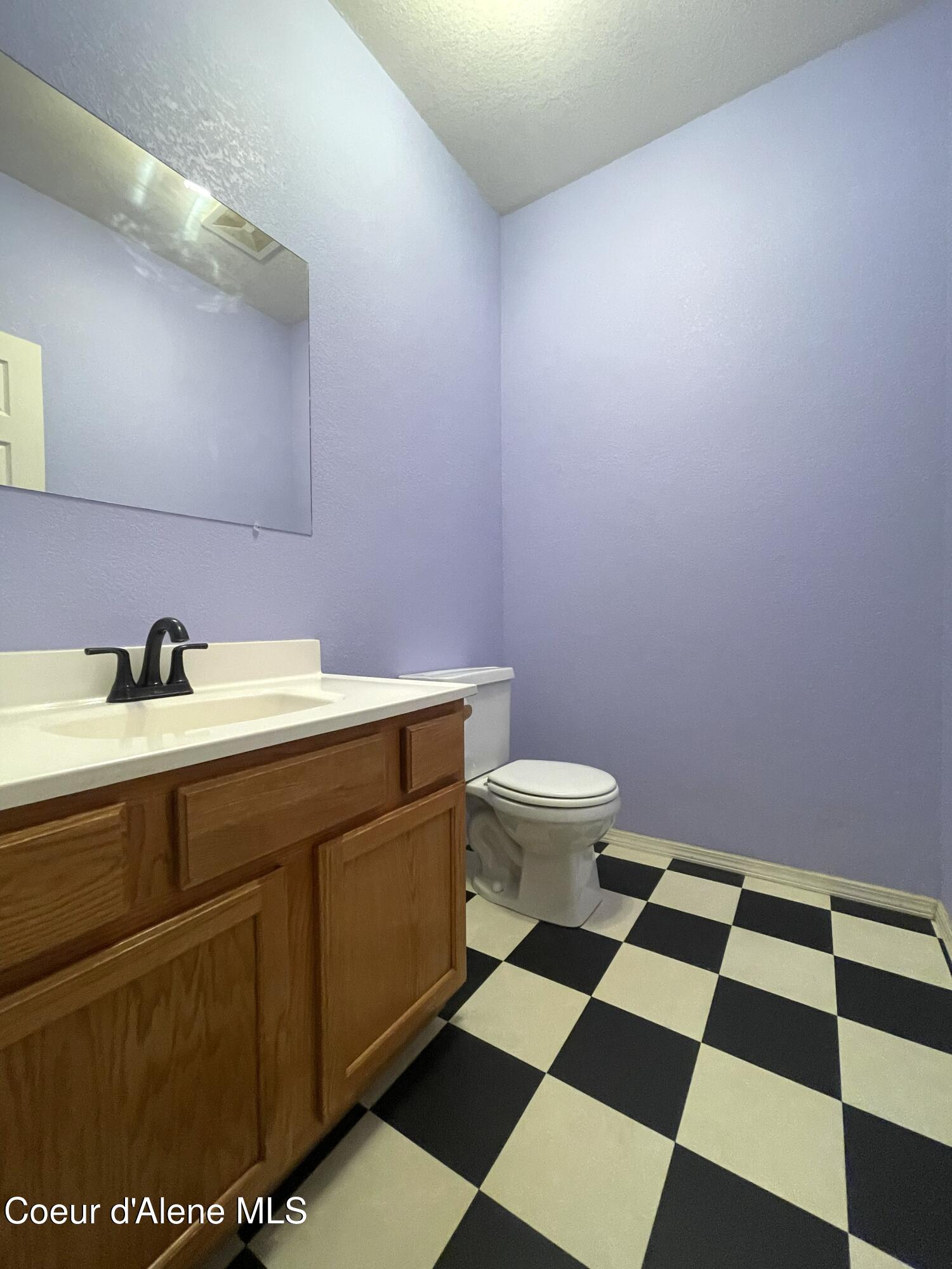 1201 Spruce Street Sandpoint, ID 83864 - Photo 17 of 47 Large Half Bath