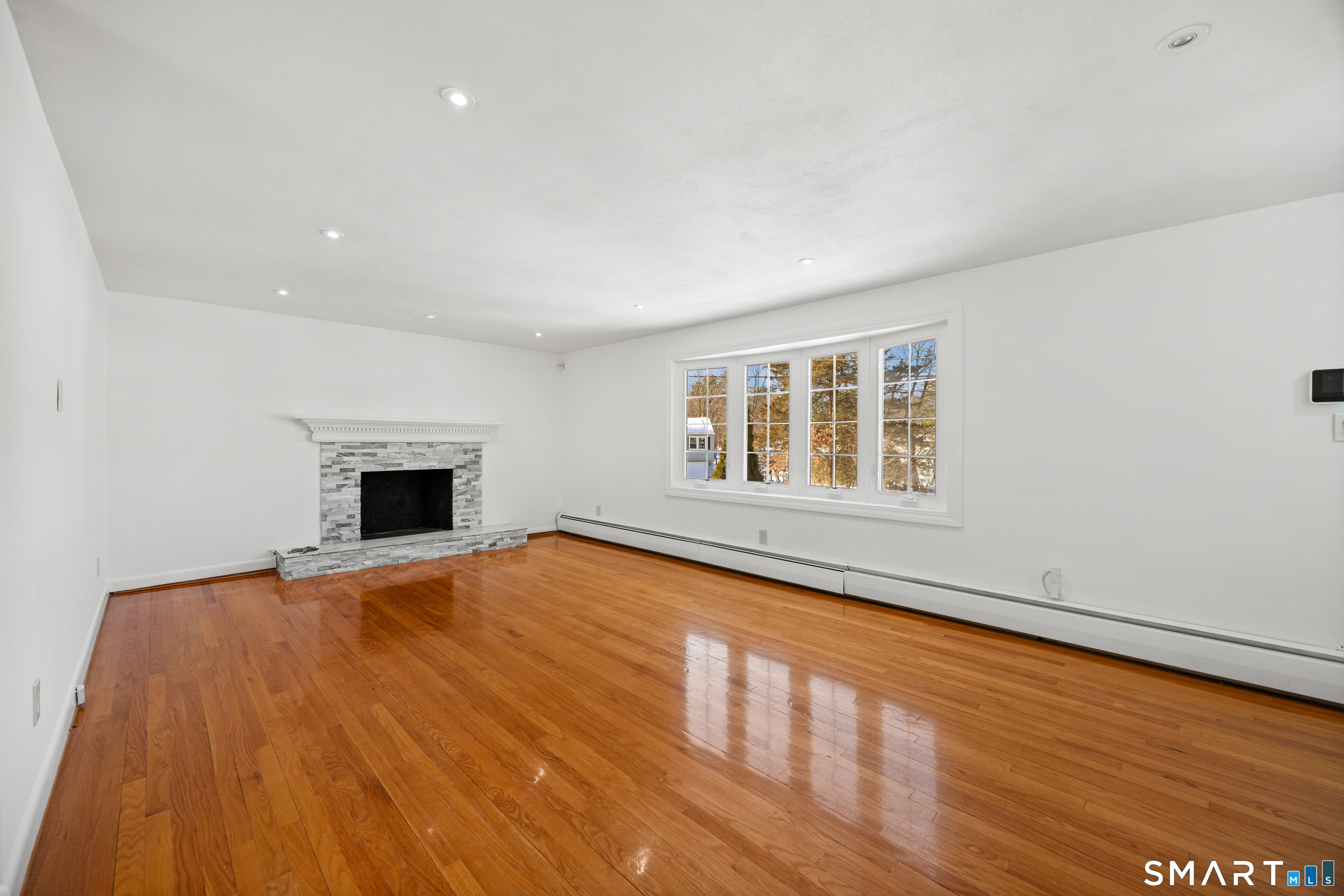 12 Bates Place Hartford, CT 06114 - Photo 9 of 26