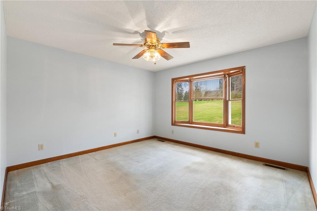 4875 Hampton Road Clemmons, NC 27012 - Photo 19 of 32 2nd bedroom