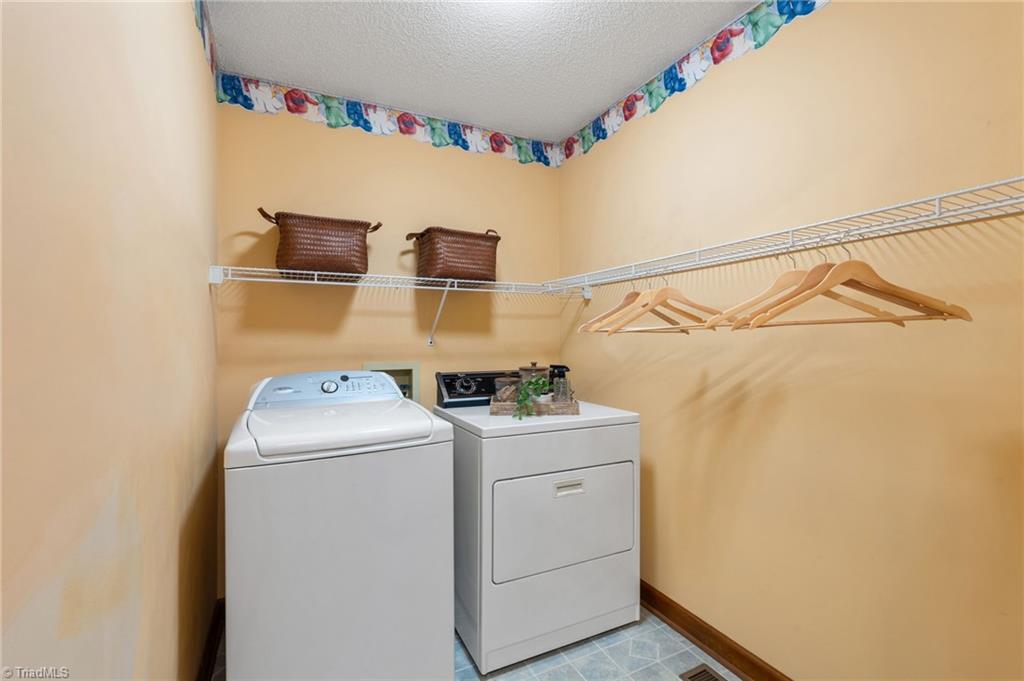4875 Hampton Road Clemmons, NC 27012 - Photo 22 of 32 ML Laundry