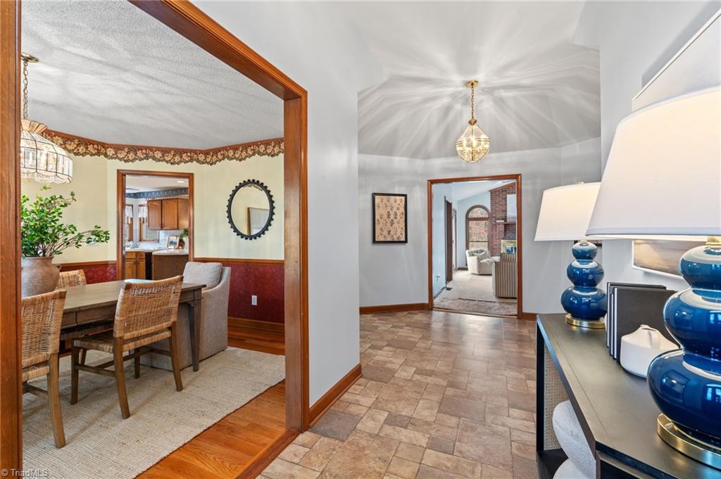 4875 Hampton Road Clemmons, NC 27012 - Photo 4 of 32