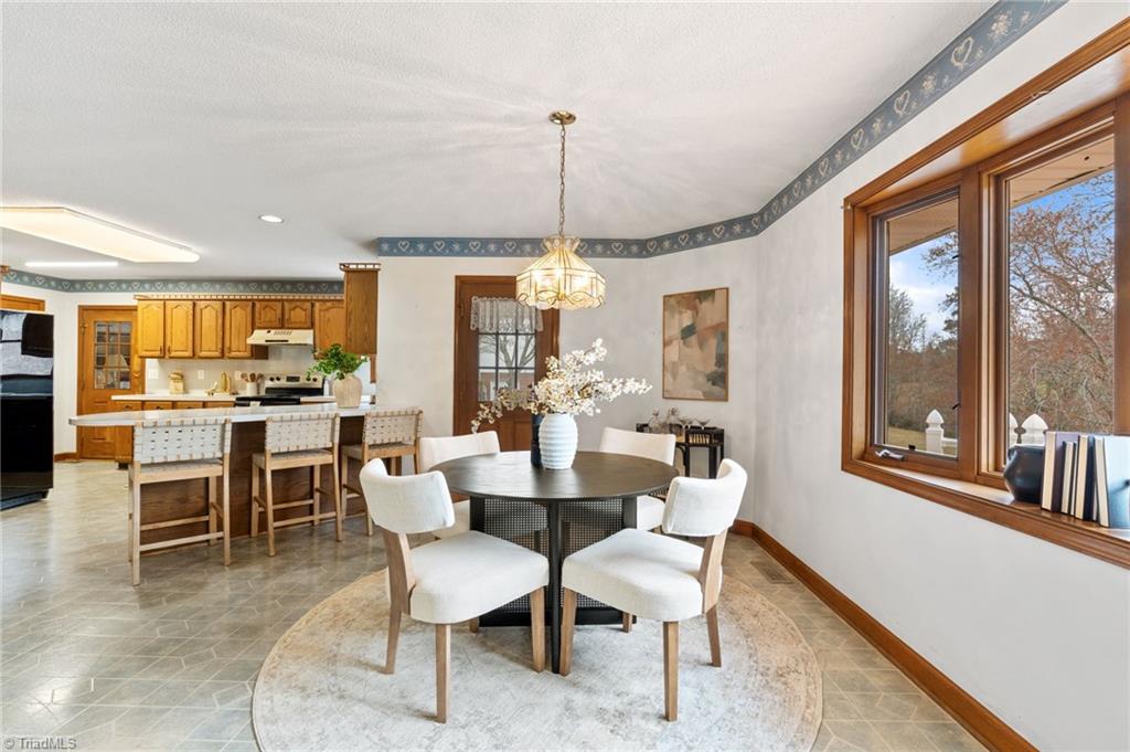 4875 Hampton Road Clemmons, NC 27012 - Photo 8 of 32