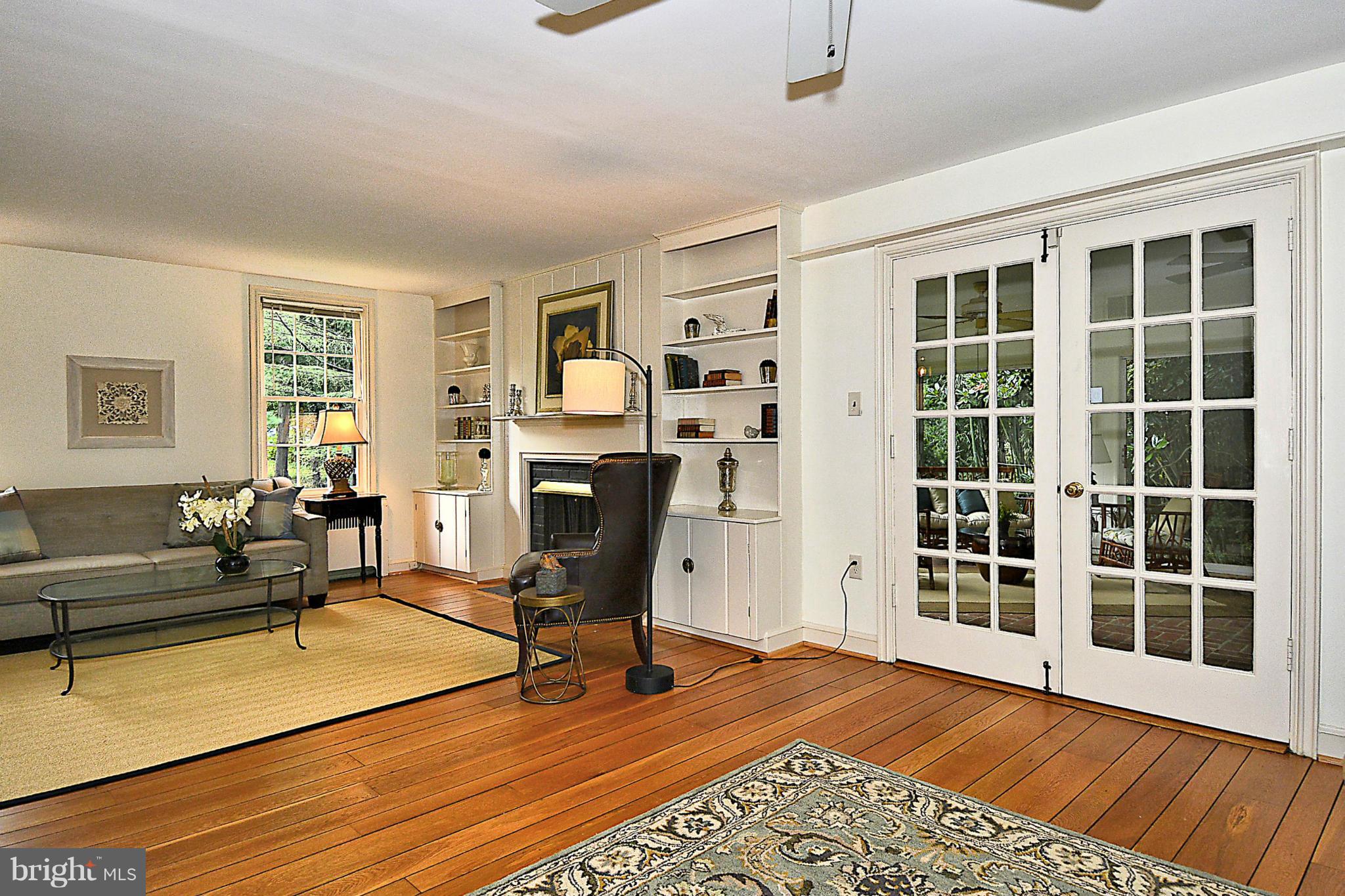 9480 Seven Locks Road Bethesda, MD 20817 - Photo 4 of 30 Living Room