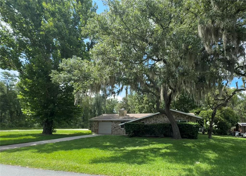 3000 East Bryant Street Inverness, FL 34453 - Photo 2 of 14