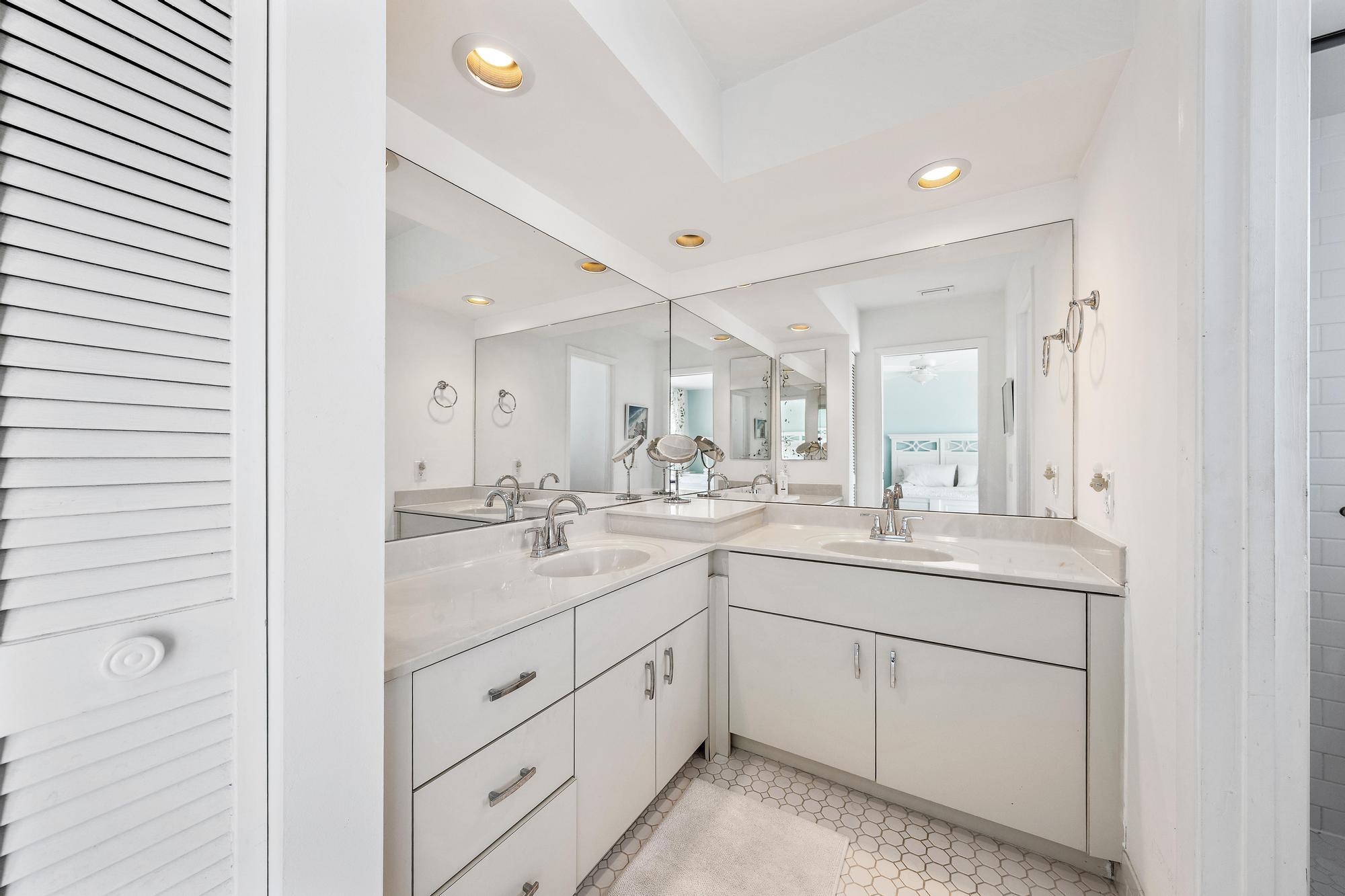 1217 Ocean Dunes Circle Jupiter, FL 33477 - Photo 16 of 36 Primary Bath