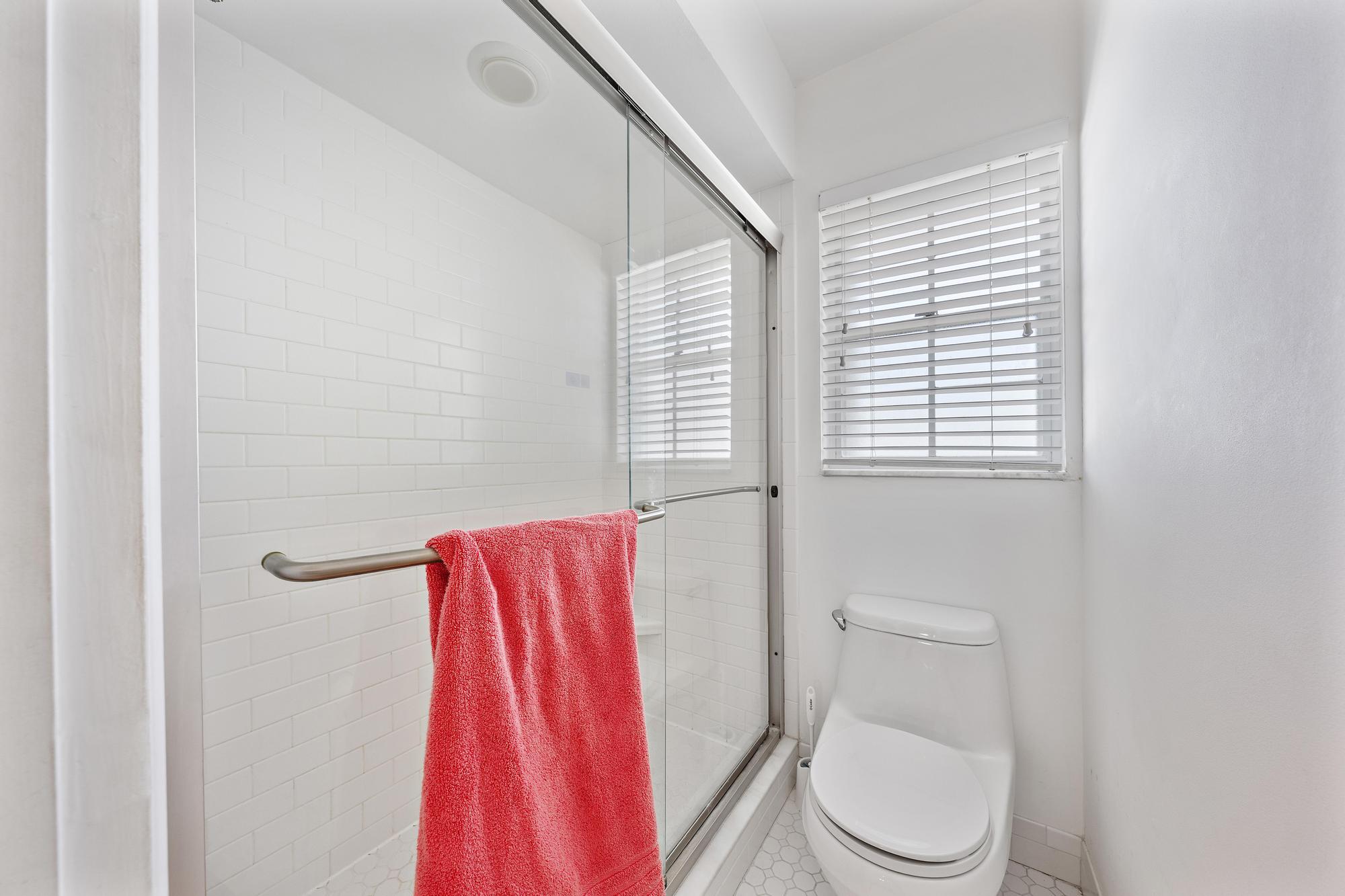 1217 Ocean Dunes Circle Jupiter, FL 33477 - Photo 17 of 36 Primary Bath