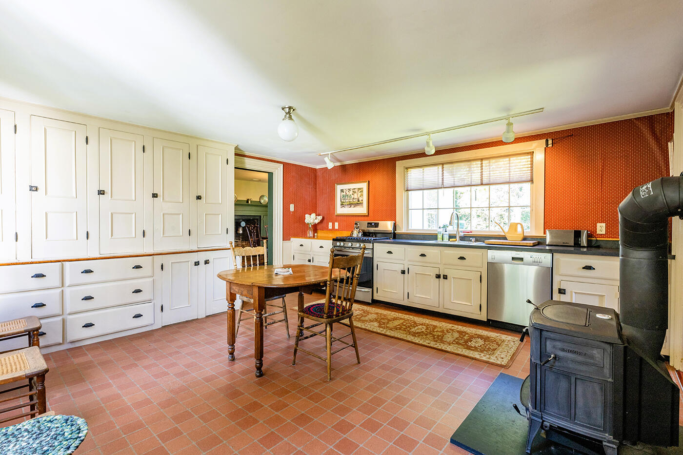 466 Main Street Warren, ME 04864 - Photo 5 of 66 kitchen