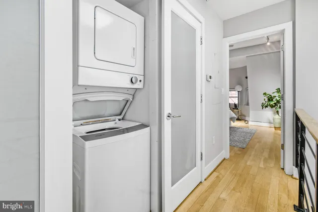 a view of entryway with a front door