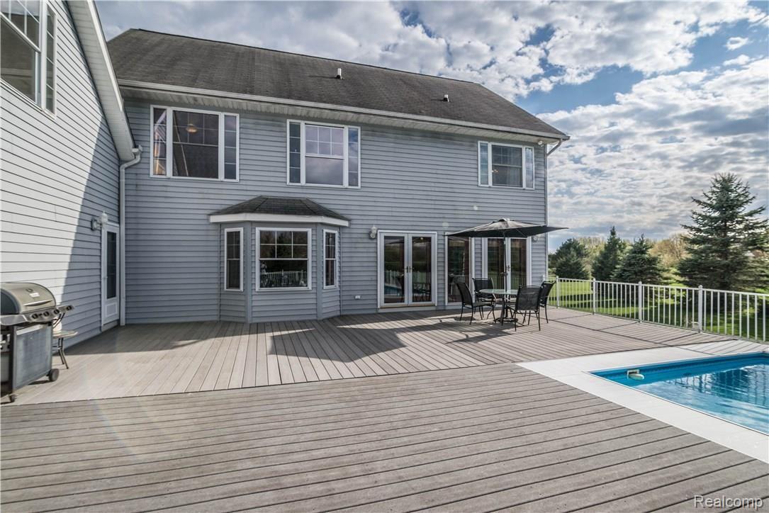 6289 Golf Club Road Howell, MI 48843 - Photo 26 of 35 27 deck.jpg