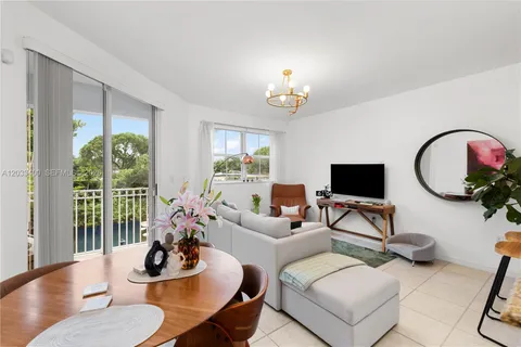 $399,000 | 1200 Northeast 105th Street, Unit 27, Miami Shores, FL 33138