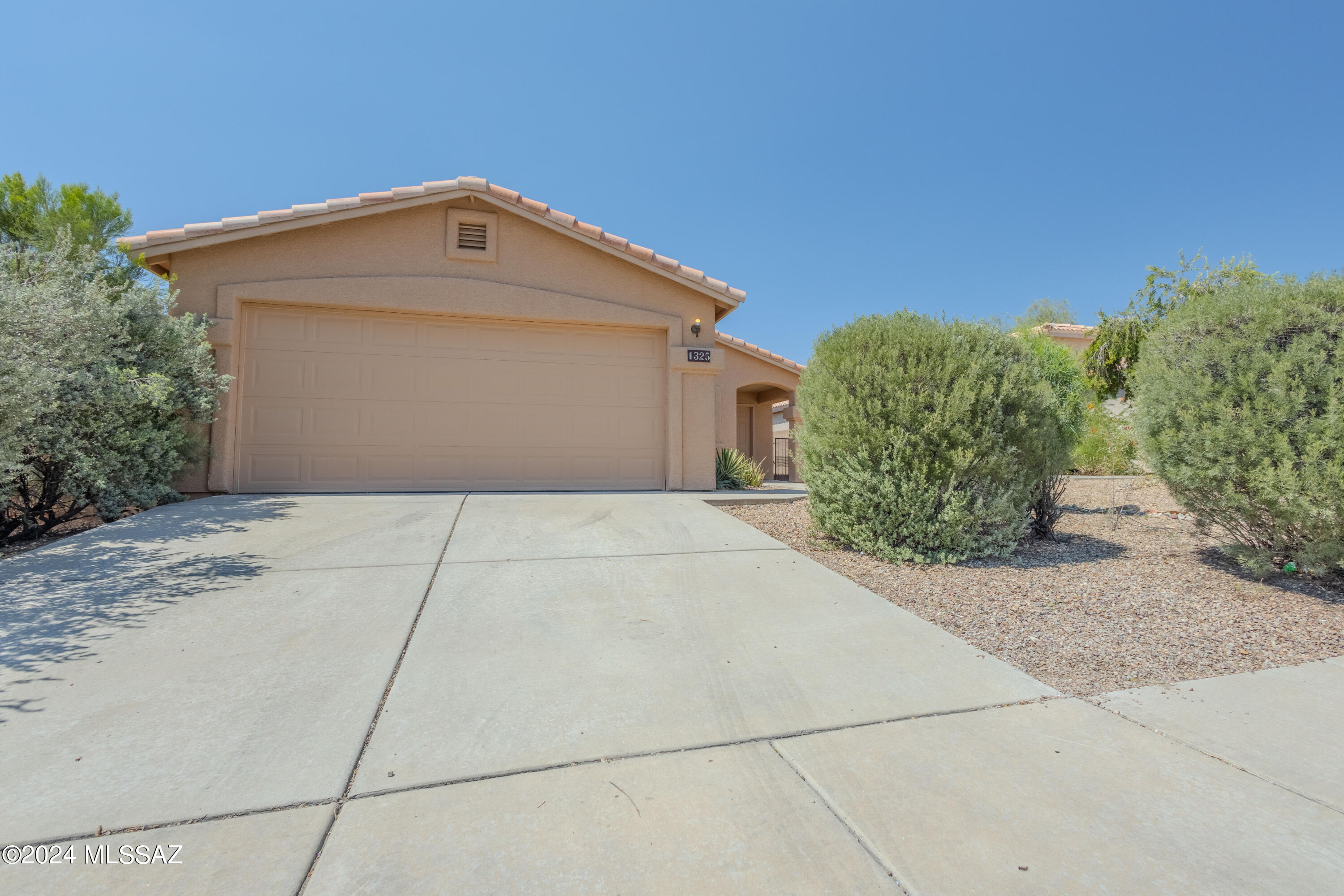 1325 North Wildcat Diers Road Tucson, AZ 85745 - Photo 2 of 25