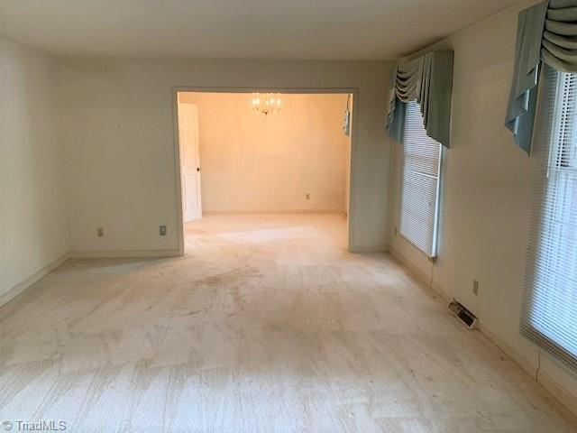 909 Oakview Road High Point, NC 27265 - Photo 12 of 19