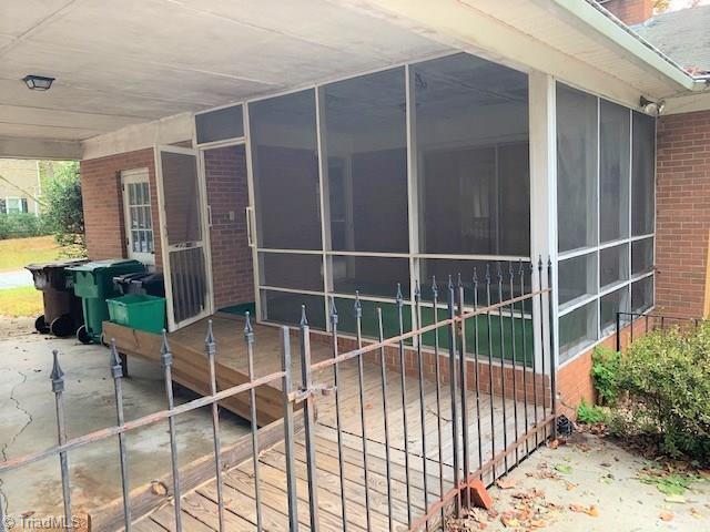 909 Oakview Road High Point, NC 27265 - Photo 6 of 19