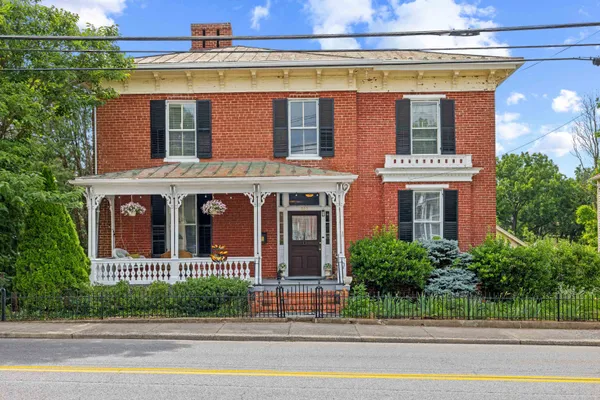 $615,000 | 923 North Augusta Street, Staunton, VA 24401
