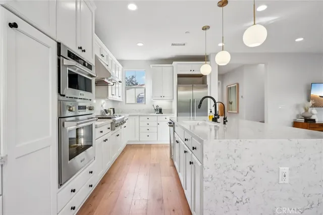 $1,850,000 | 110 Globe, Irvine, CA 92618