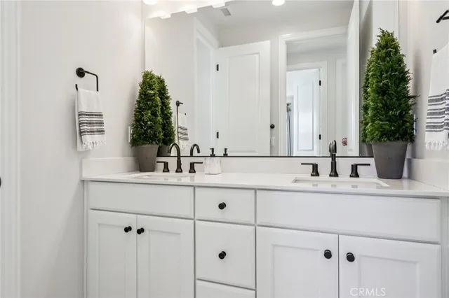 $1,850,000 | 110 Globe, Irvine, CA 92618