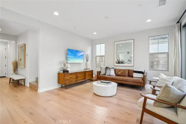 $1,850,000 | 110 Globe, Irvine, CA 92618