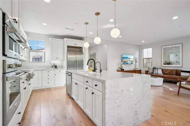 $1,850,000 | 110 Globe, Irvine, CA 92618