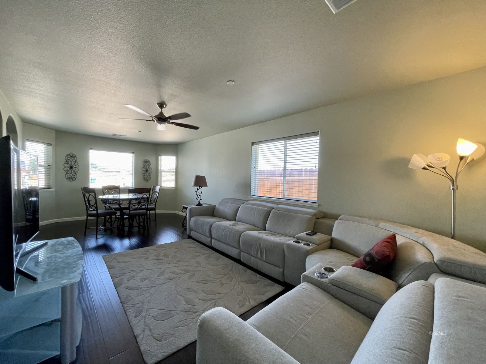 1321 West Coronado Avenue Ridgecrest, CA 93555 - Photo 4 of 28 Gallery Image 4