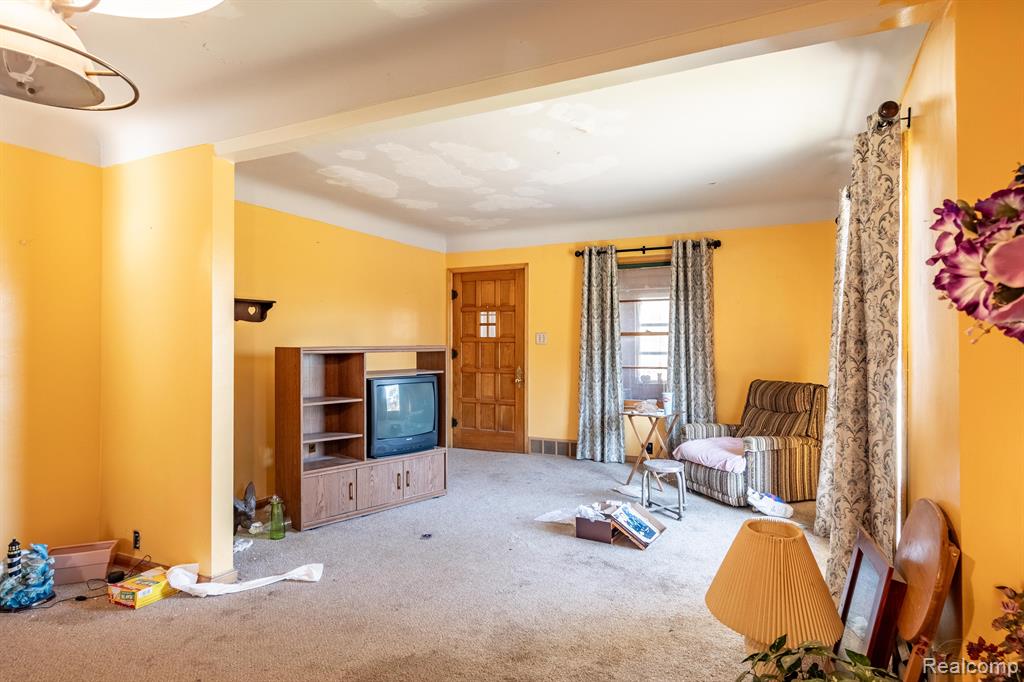 7262 Lapeer Road Davison, MI 48423 - Photo 9 of 34