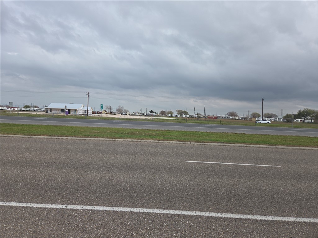 2917 I-69 Access Road Robstown, TX 78380 - Photo 6 of 7 a view of a tennis court