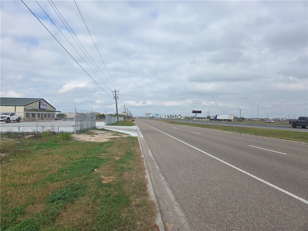 2917 I-69 Access Road Robstown, TX 78380 - Photo 7 of 7 a view of a city