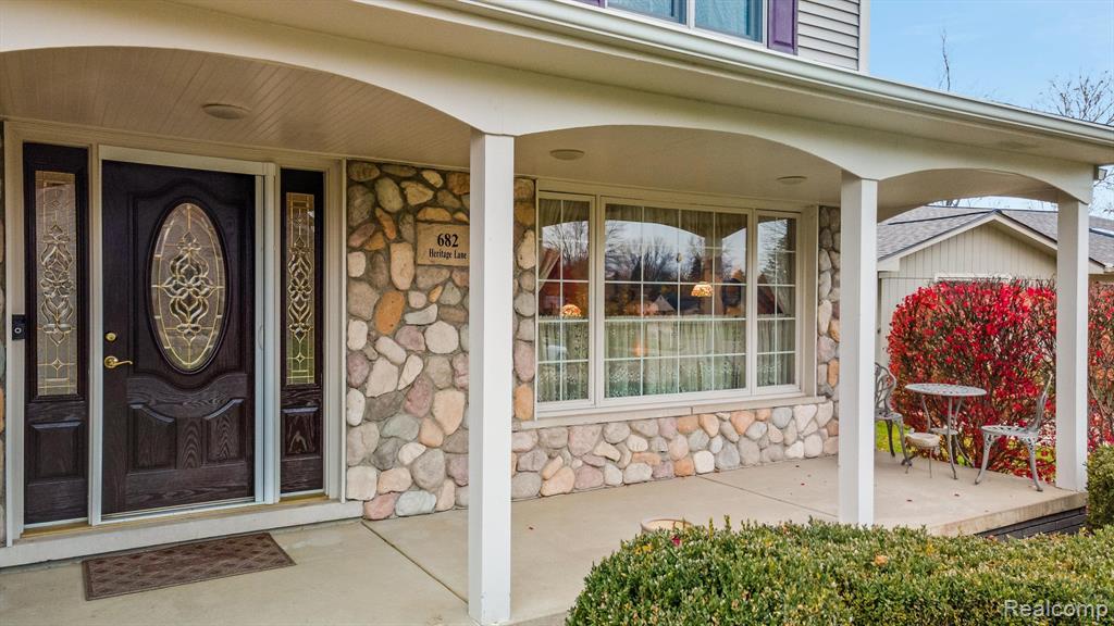 682 Heritage Lane Rochester Hills, MI 48309 - Photo 4 of 88