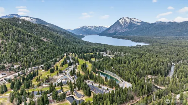 $562,500 | 20701 Club House Drive, Unit 205, Leavenworth, WA 98826
