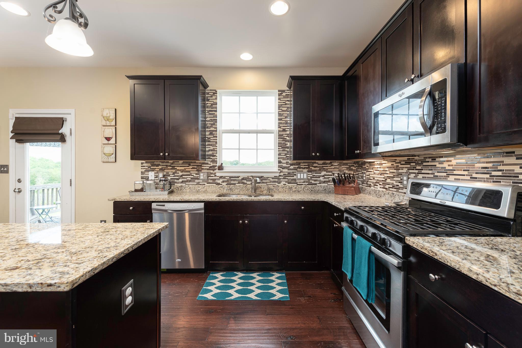 2005 Chesterfield Road Locust Grove, VA 22508 - Photo 3 of 30 Beautifully Appointed Gourmet kitchen