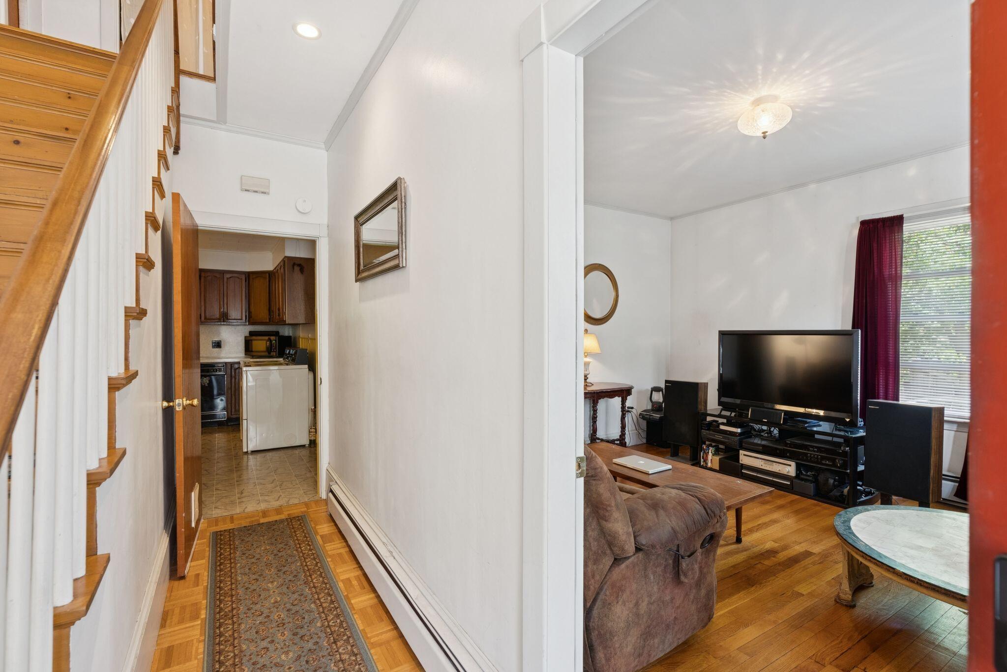 51 Melbourne Street Portland, ME 04101 - Photo 8 of 27 Entryway 2