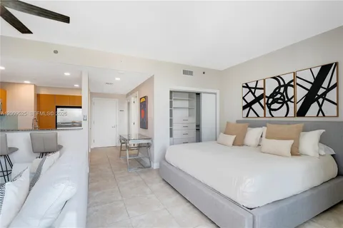 $2,900 | 1060 Brickell Avenue, Unit 3209, Miami, FL 33131