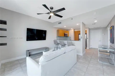 $2,900 | 1060 Brickell Avenue, Unit 3209, Miami, FL 33131