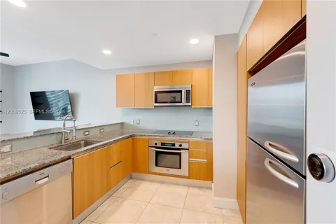 $2,900 | 1060 Brickell Avenue, Unit 3209, Miami, FL 33131