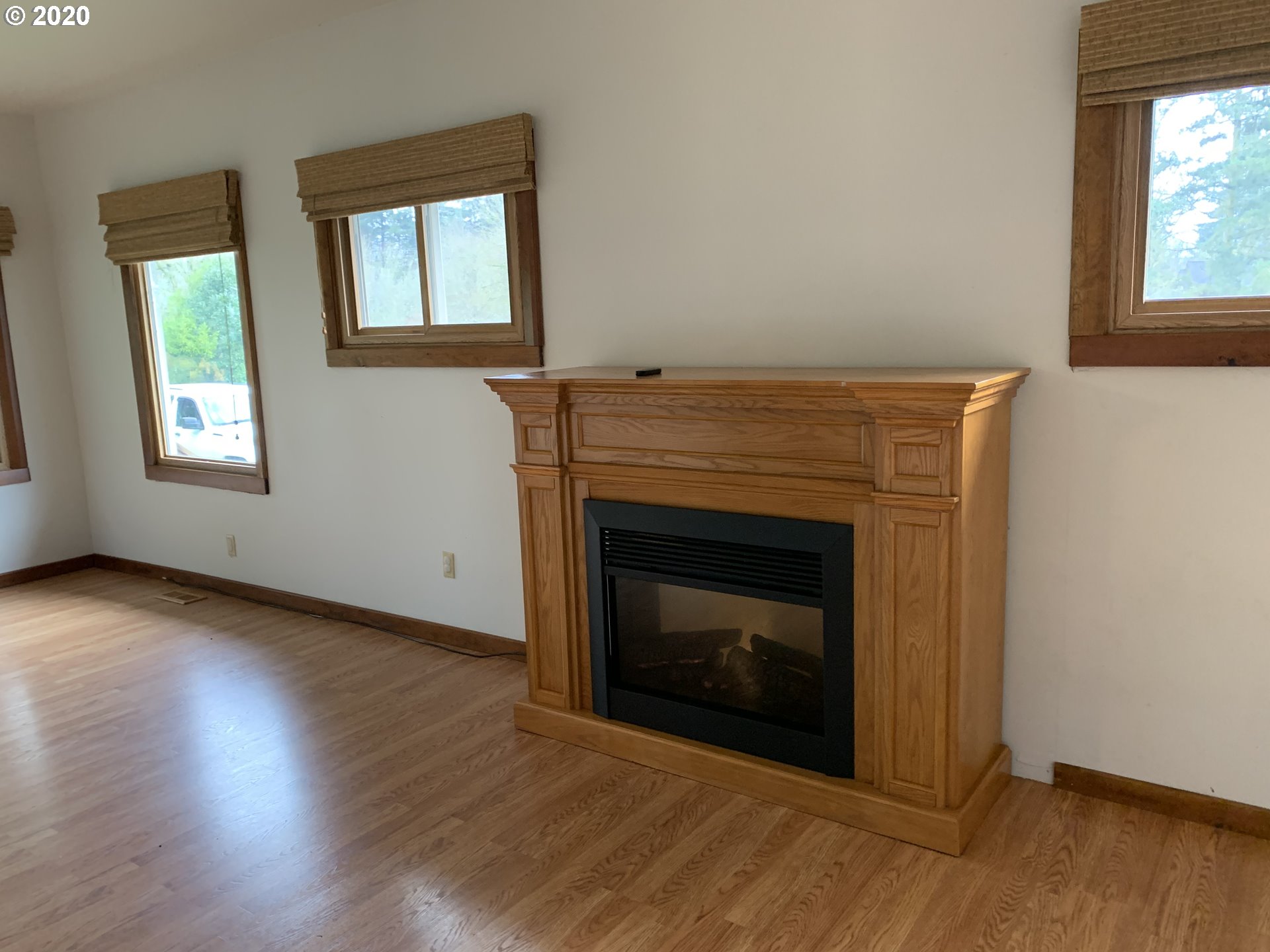 3156 Talbot Road South Jefferson, OR 97352 - Photo 4 of 26