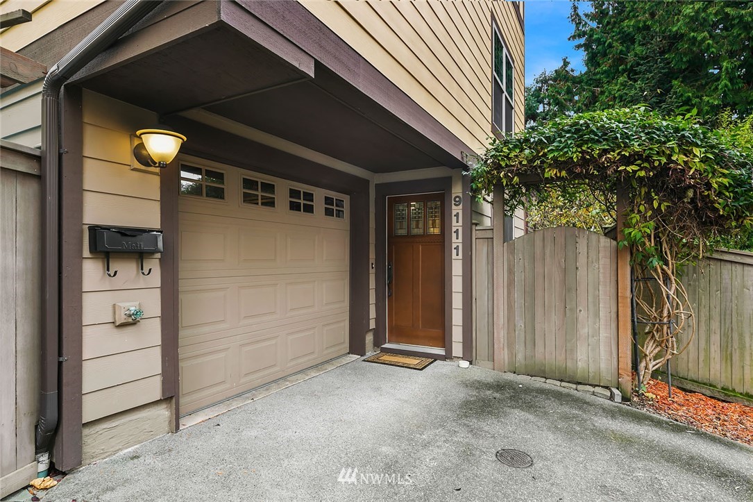 9111 45th Avenue Southwest Seattle, WA 98136 - Photo 2 of 26 Gallery Image 2