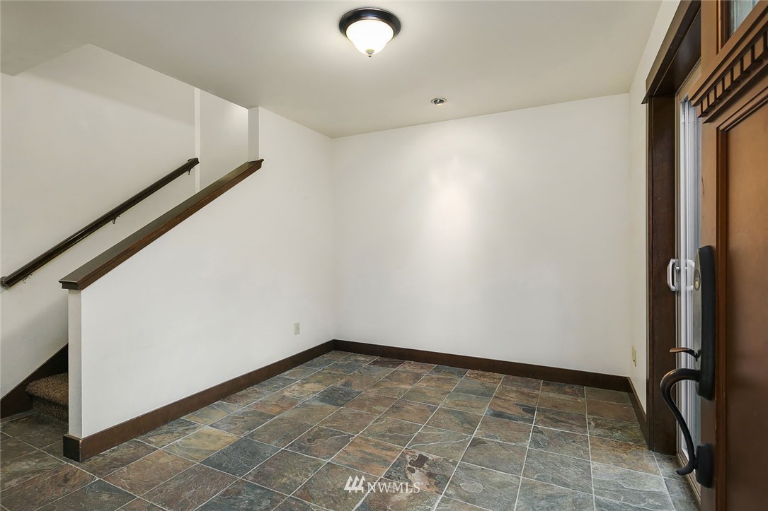 9111 45th Avenue Southwest Seattle, WA 98136 - Photo 15 of 26 Gallery Image 15