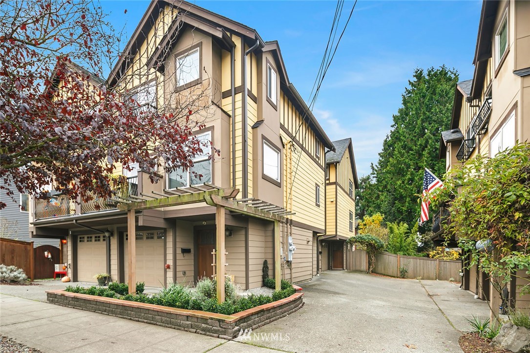 9111 45th Avenue Southwest Seattle, WA 98136 - Photo 3 of 26 Gallery Image 3