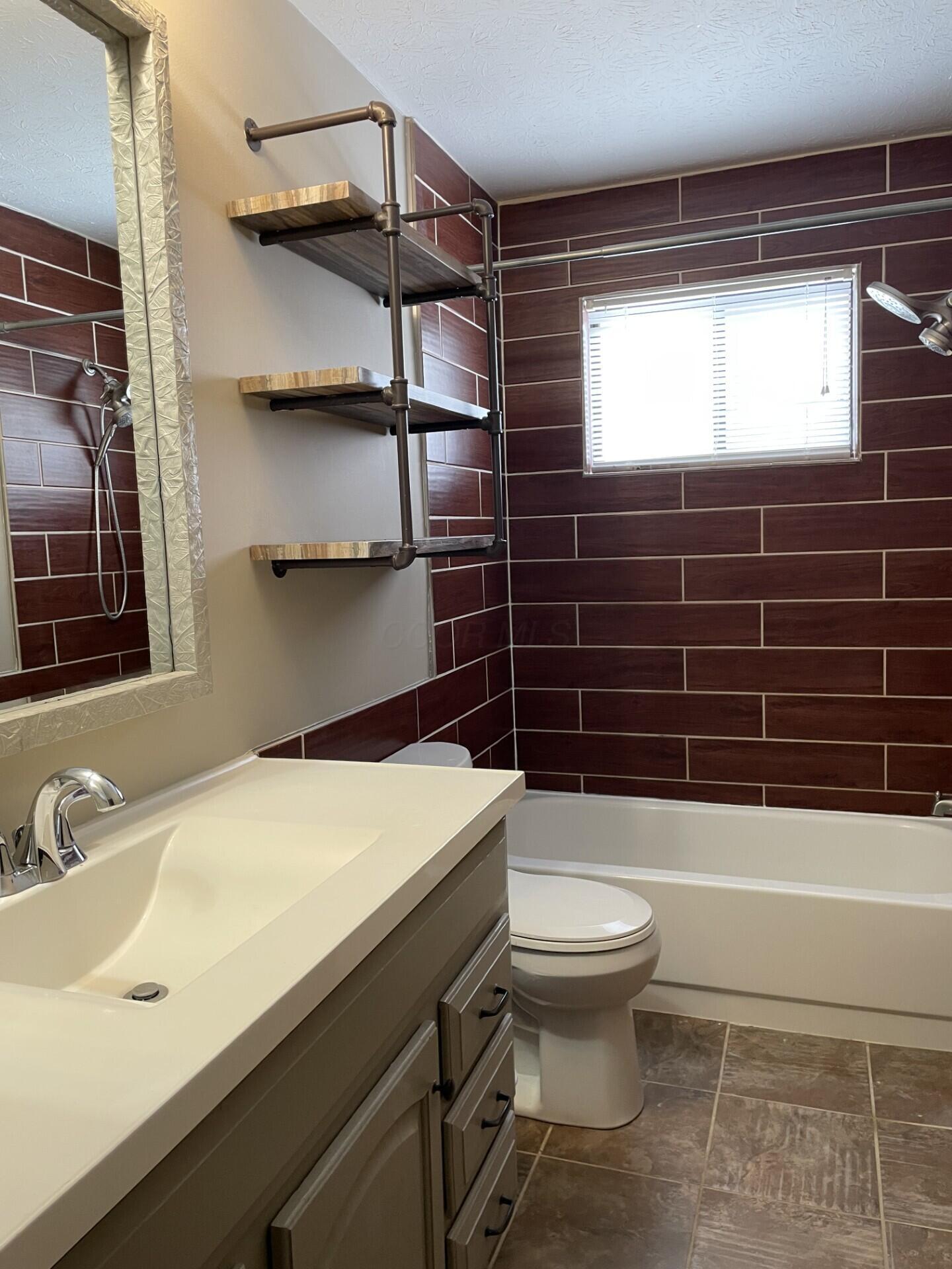 4979 Lyle Road Columbus, OH 43229 - Photo 2 of 17 Lyle Full Bah