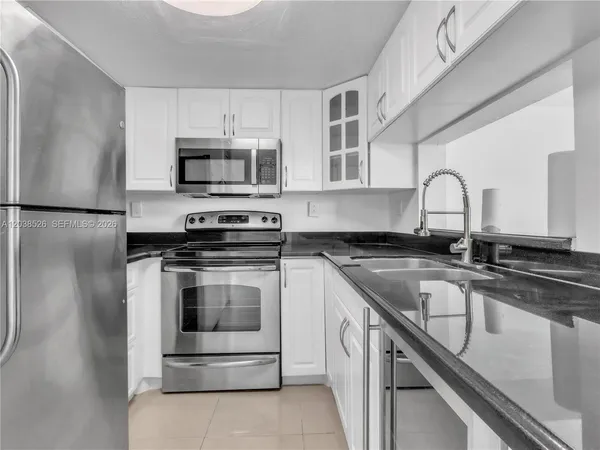 $2,499 | 2075 Southwest 122nd Avenue, Unit 304, Miami, FL 33175